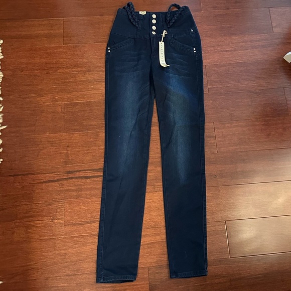 NEW!🎉 Dark wash Clash Jeans - Picture 3 of 5